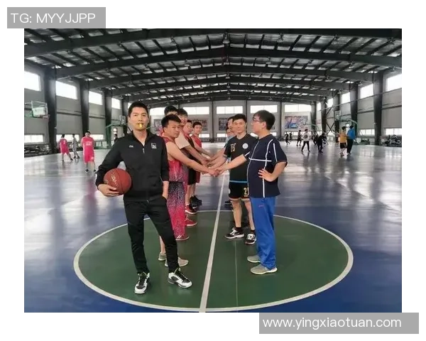 南京篮球队展现出色团队协作能力助力联赛表现分析